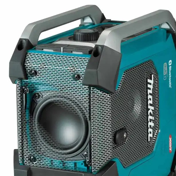 MAKITA BLUETOOTH AND DIGITAL JOBSITE RADIO 40V MAX MR007GZ